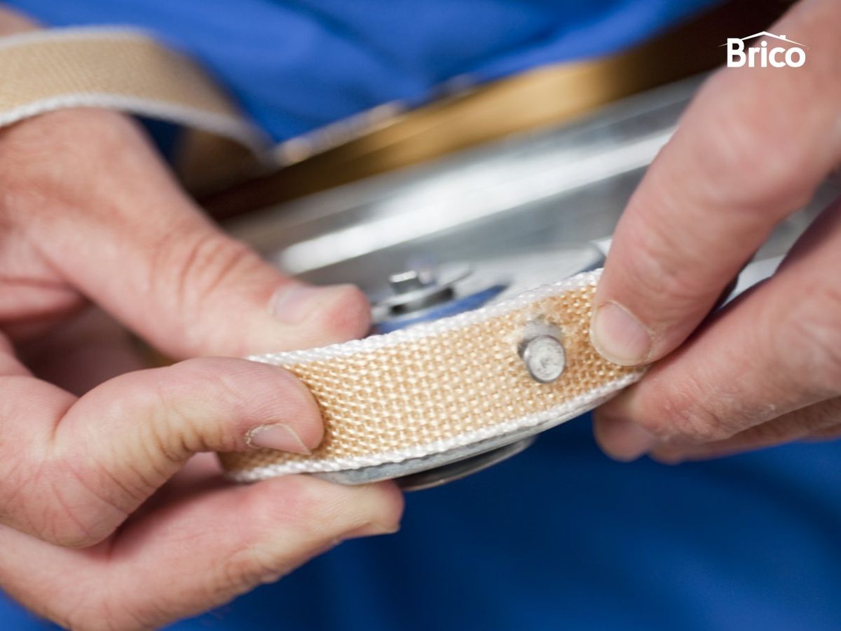 Cambiar la cinta vieja por una nueva