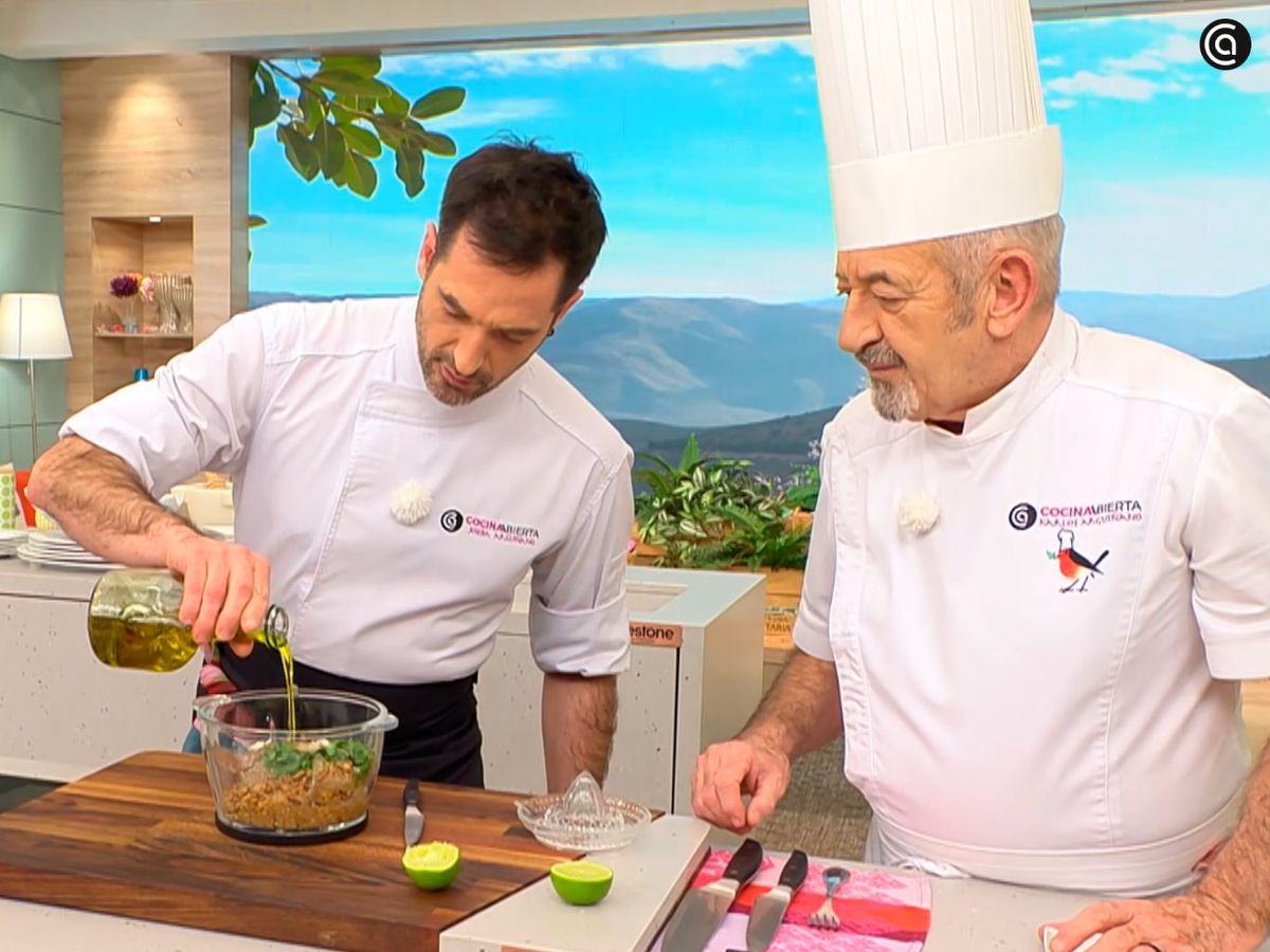 Haz una crema triturando las lentejas cocidas con cilantro, ajo, comino, aceite y zumo de lima