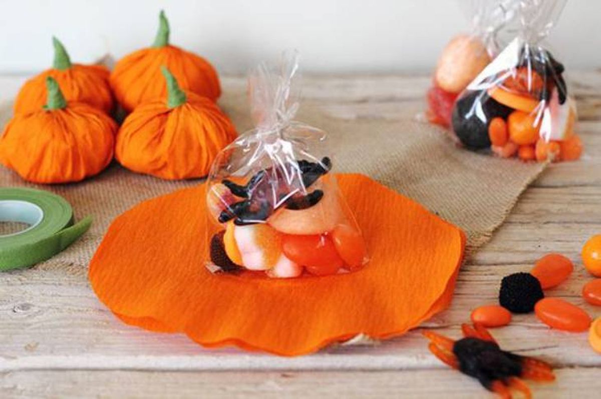 envolver caramelos halloween calabazas pinterest con botas de agua