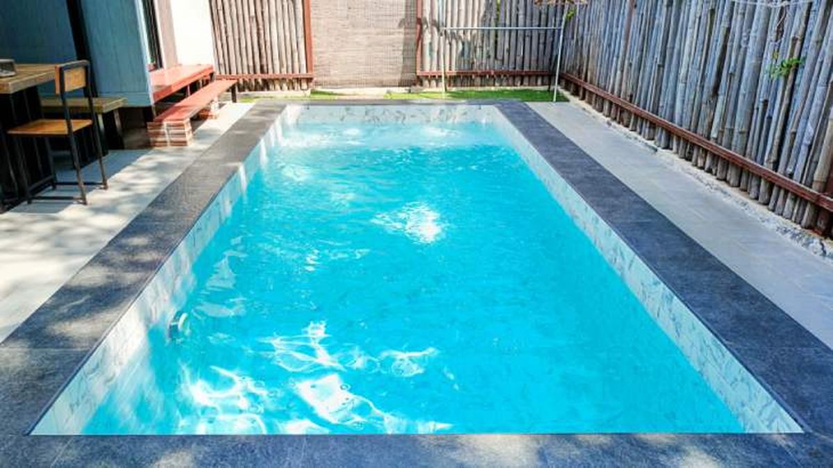 Llenar una piscina de tamaño estándar (50 m3) supone un coste medio de 100 euros