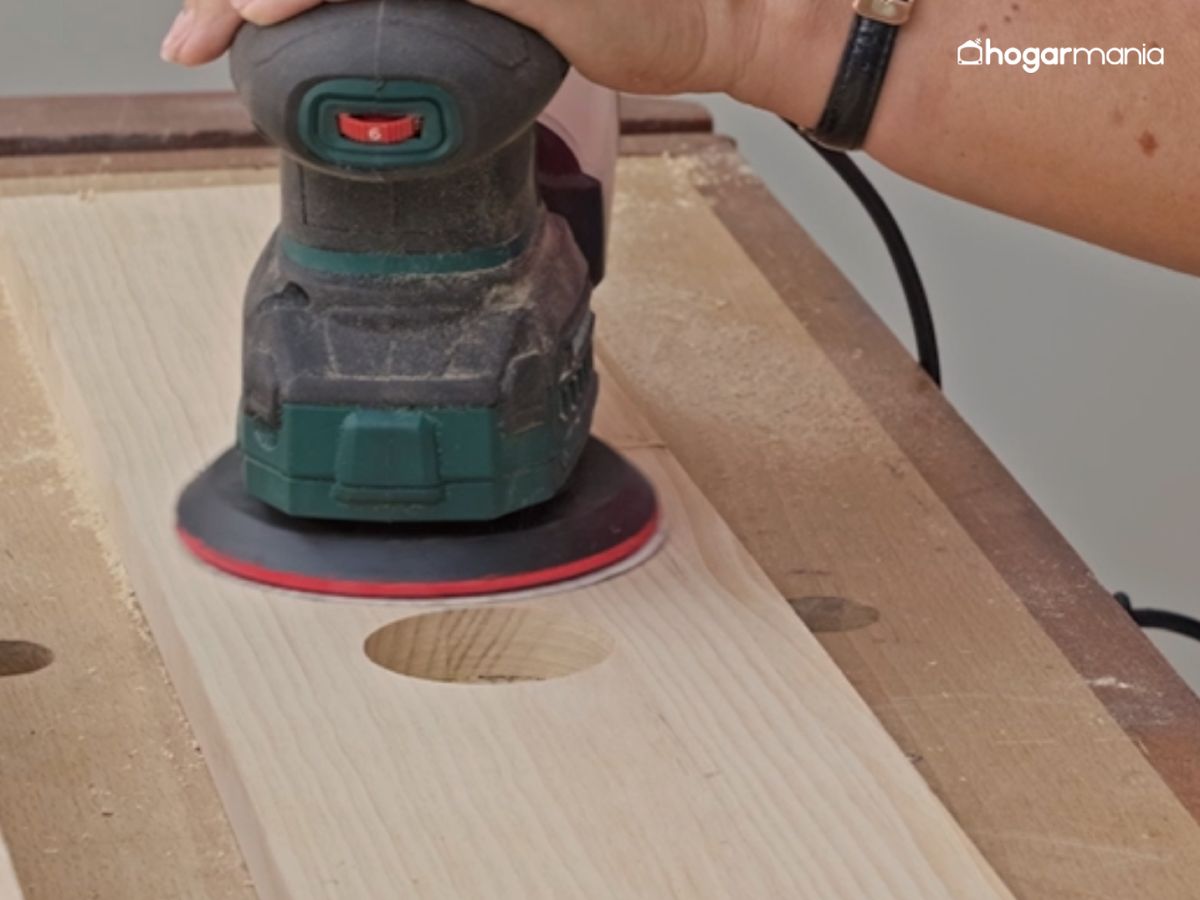 Lijamos todas las superficies para un acabado uniforme.