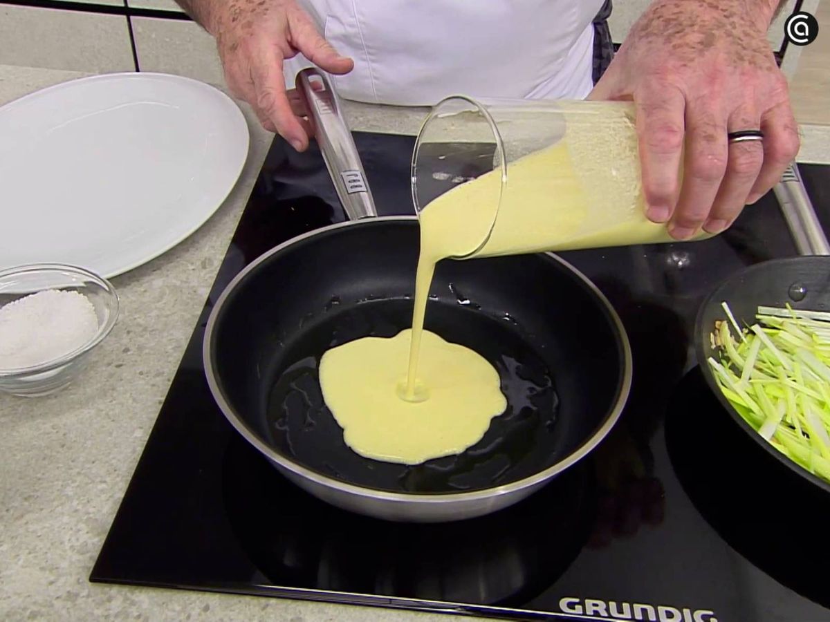 Cocina los crepes en una sartén
