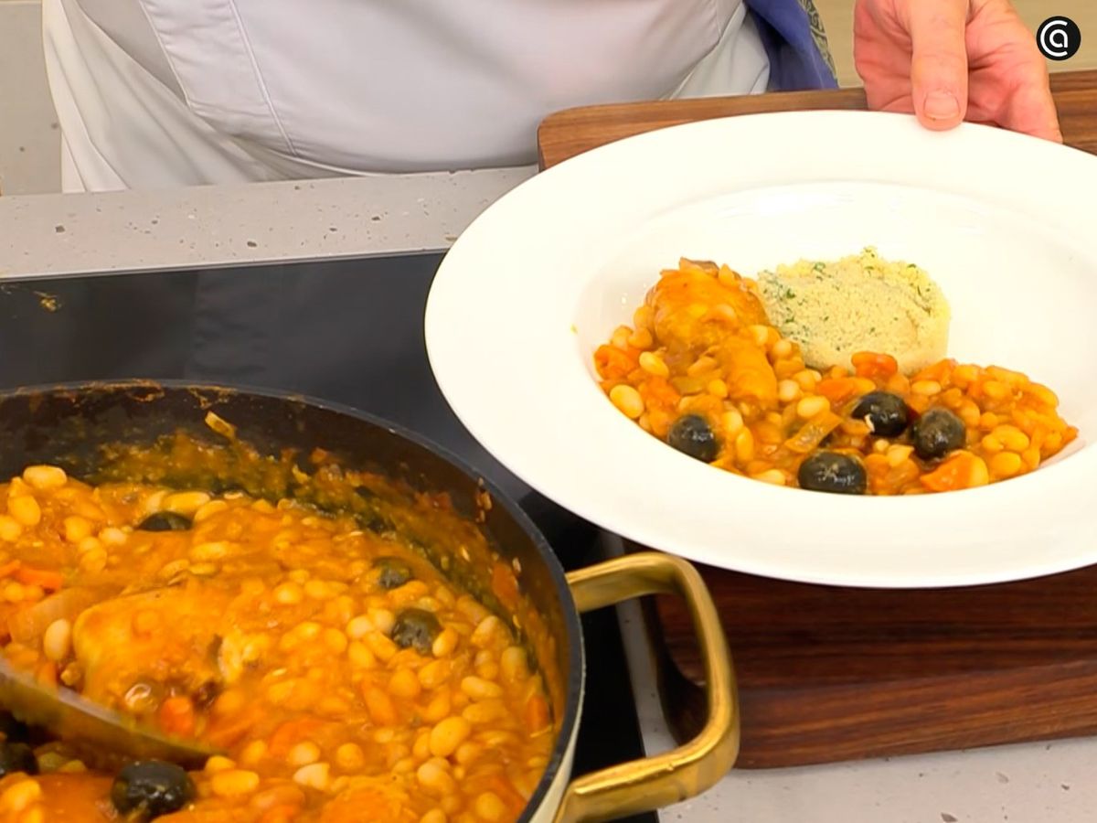 Añade cuscús como guarnición a la cazuela de alubias con pollo