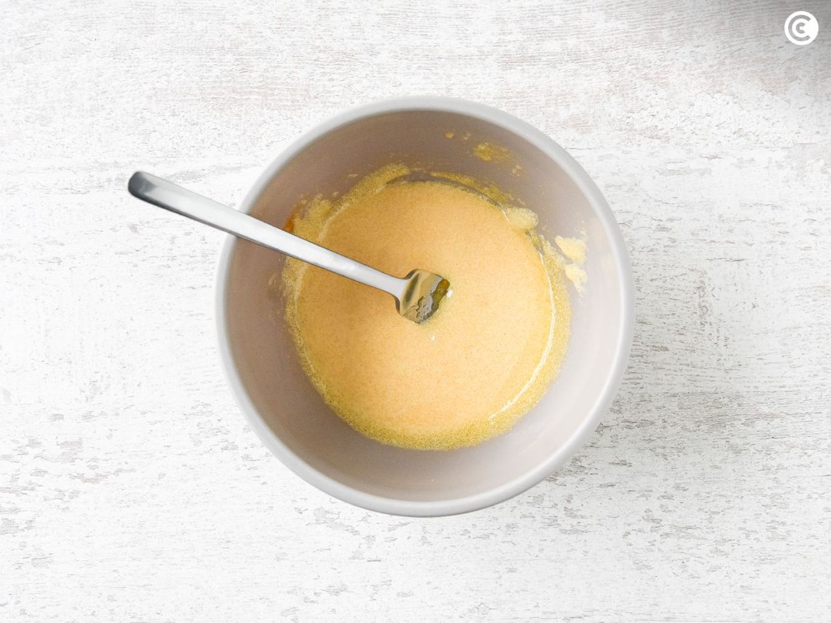 Mezcla de yema de huevo y azúcar para el helado de leche