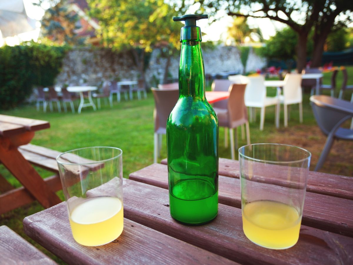 Símbolo de identidad asturiana: la sidra natural, reconocida por la UNESCO como Patrimonio Cultural Inmaterial.