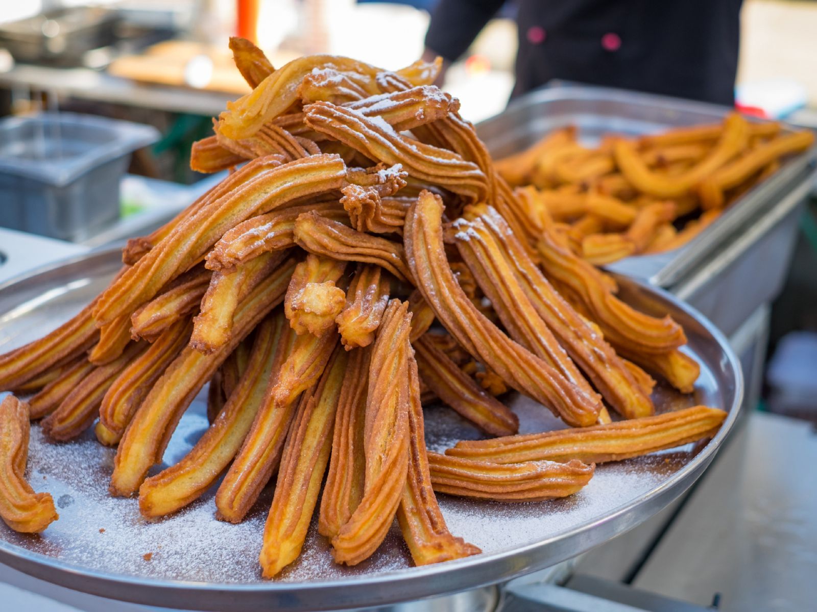 En muchas ferias se preparan churros en grandes cantidades, sacrificando el punto justo de fritura y el sabor de los de antes. En muchas ferias se preparan churros en grandes cantidades, sacrificando el punto justo de fritura y el sabor de los de antes.