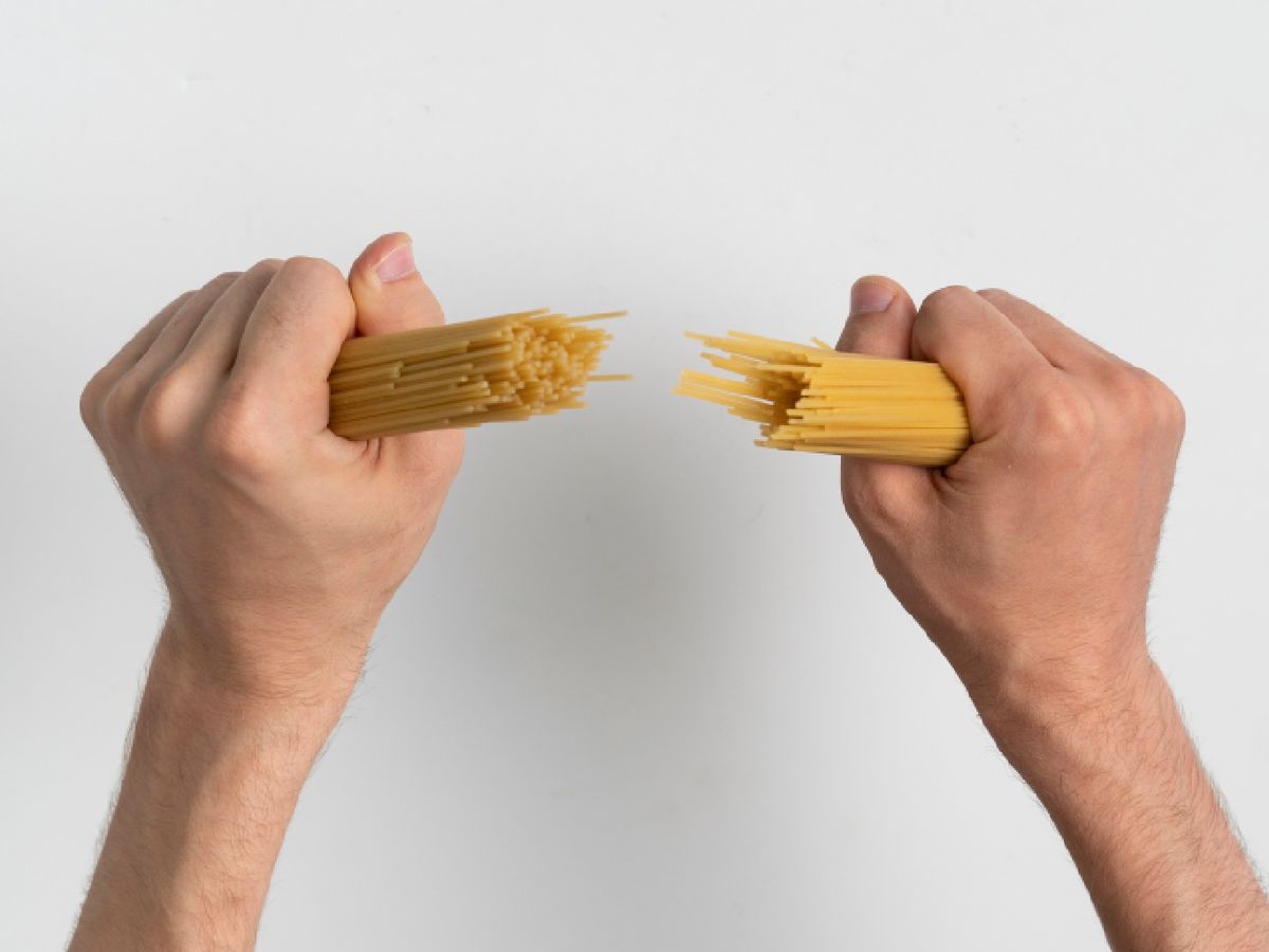 Los italianos consideran un error imperdonable romper los espaguetis