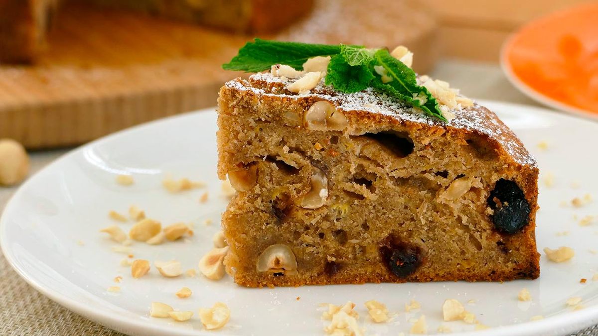 Receta de bizcocho de plátano, avellanas y arándanos