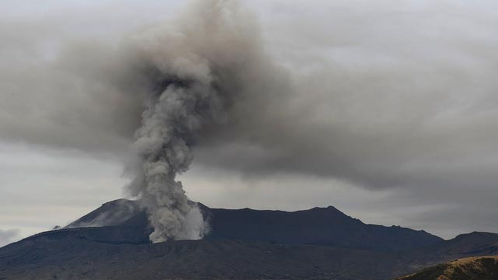 por que se produce una erupcion volcanica monte aso japon por que se produce una erupcion volcanica monte aso japon