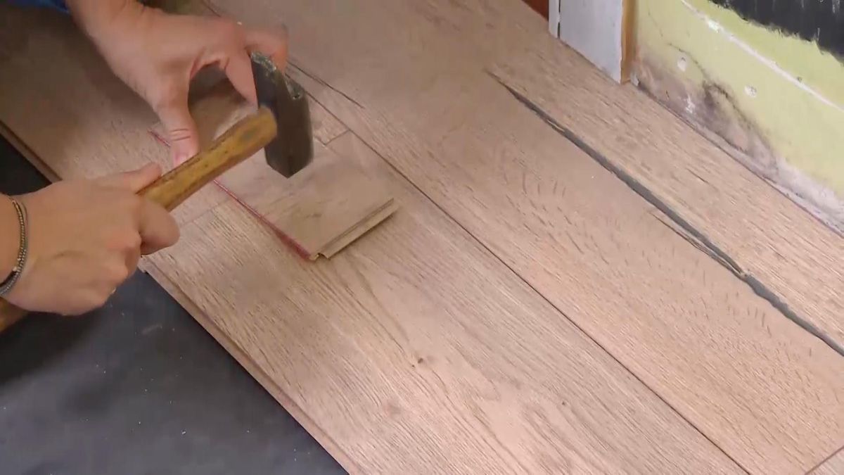 Revestir suelo y pared con lamas roble paso 7