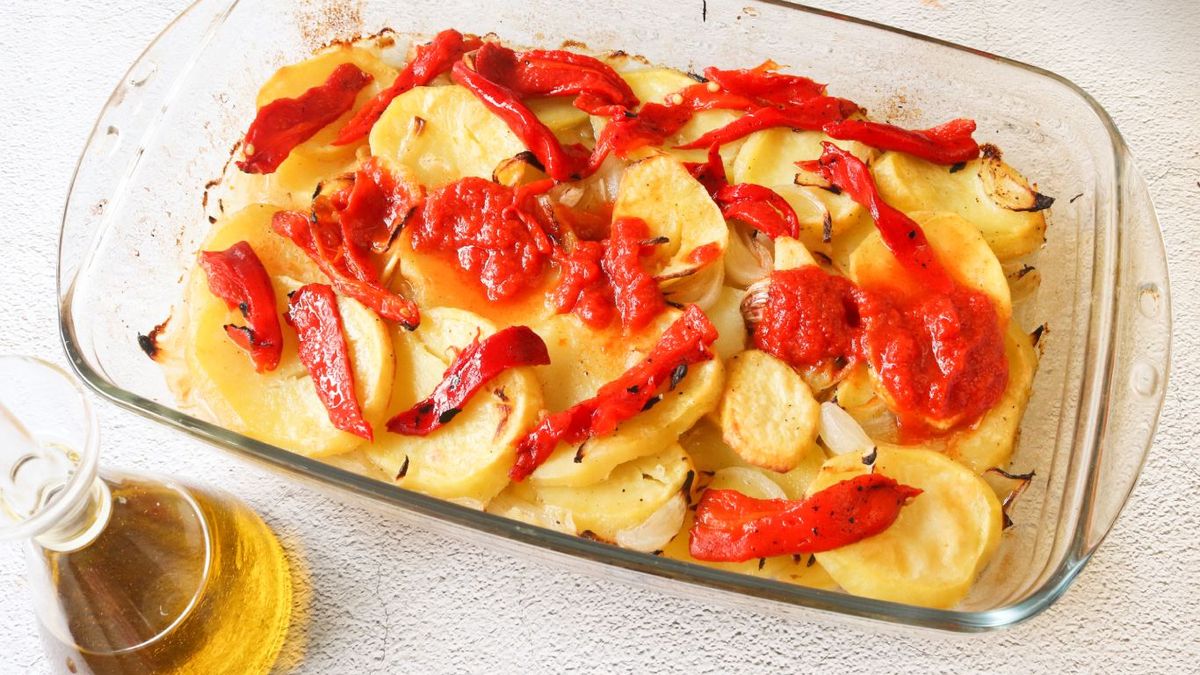 Patatas asadas con cebolla y pimiento morrón