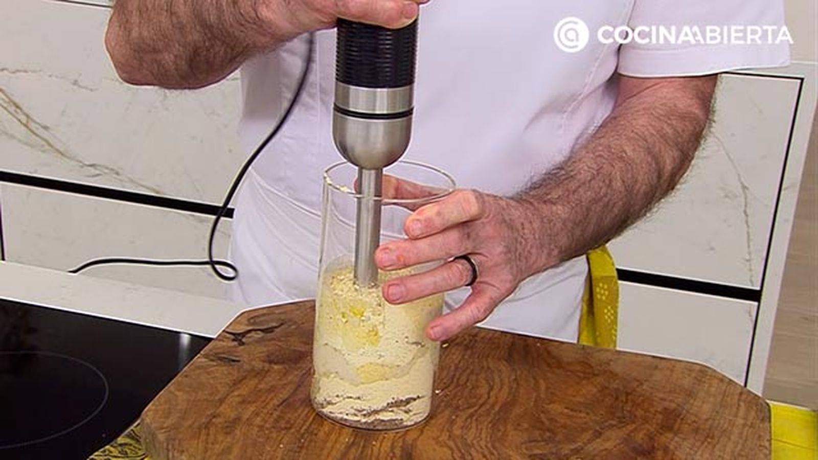 masa crepes salados harina garbanzo karlos arguinano paso2 masa crepes salados harina garbanzo karlos arguinano paso2
