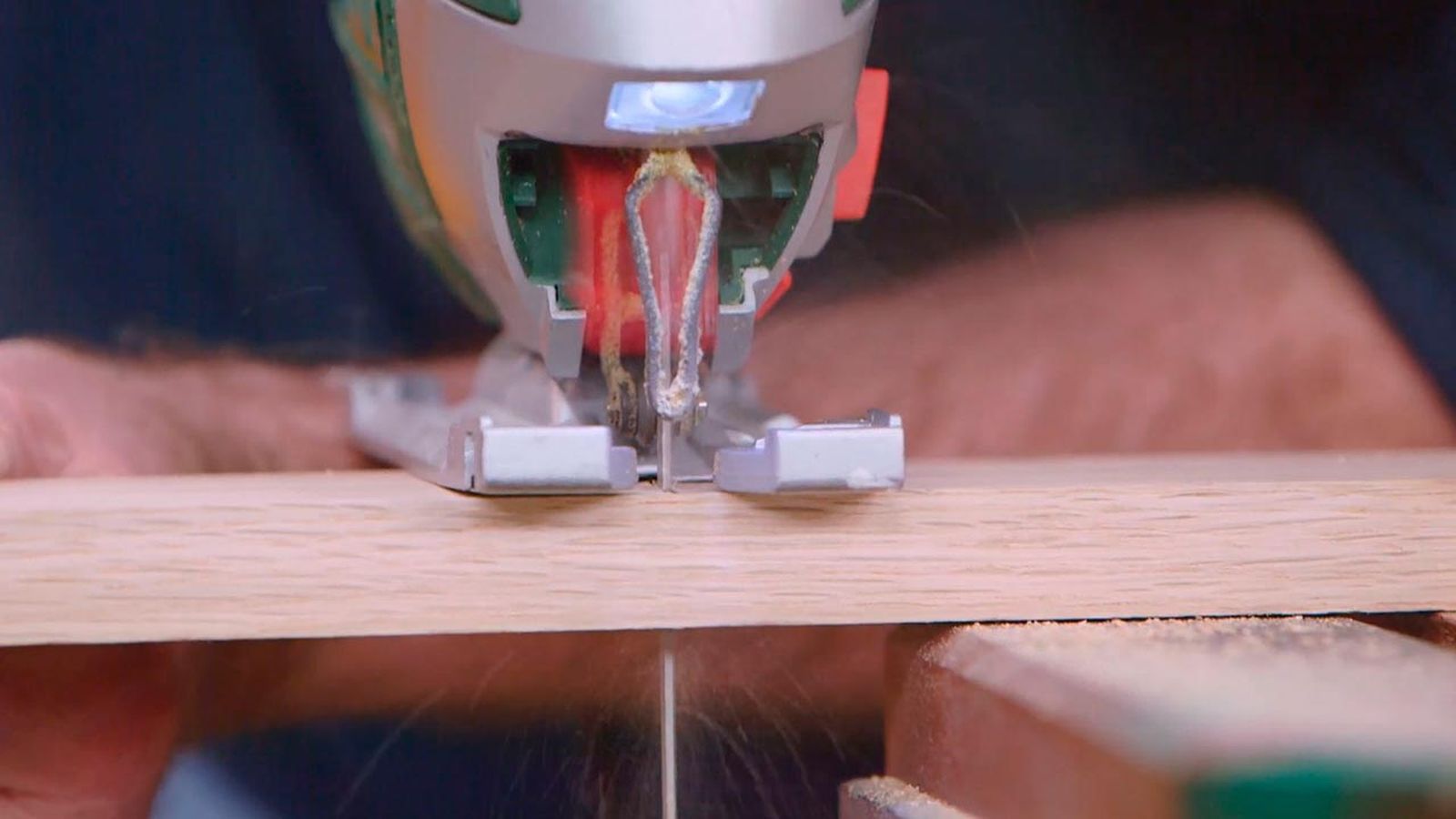 Cómo hacer un sillón provenzal con un cabecero paso 4