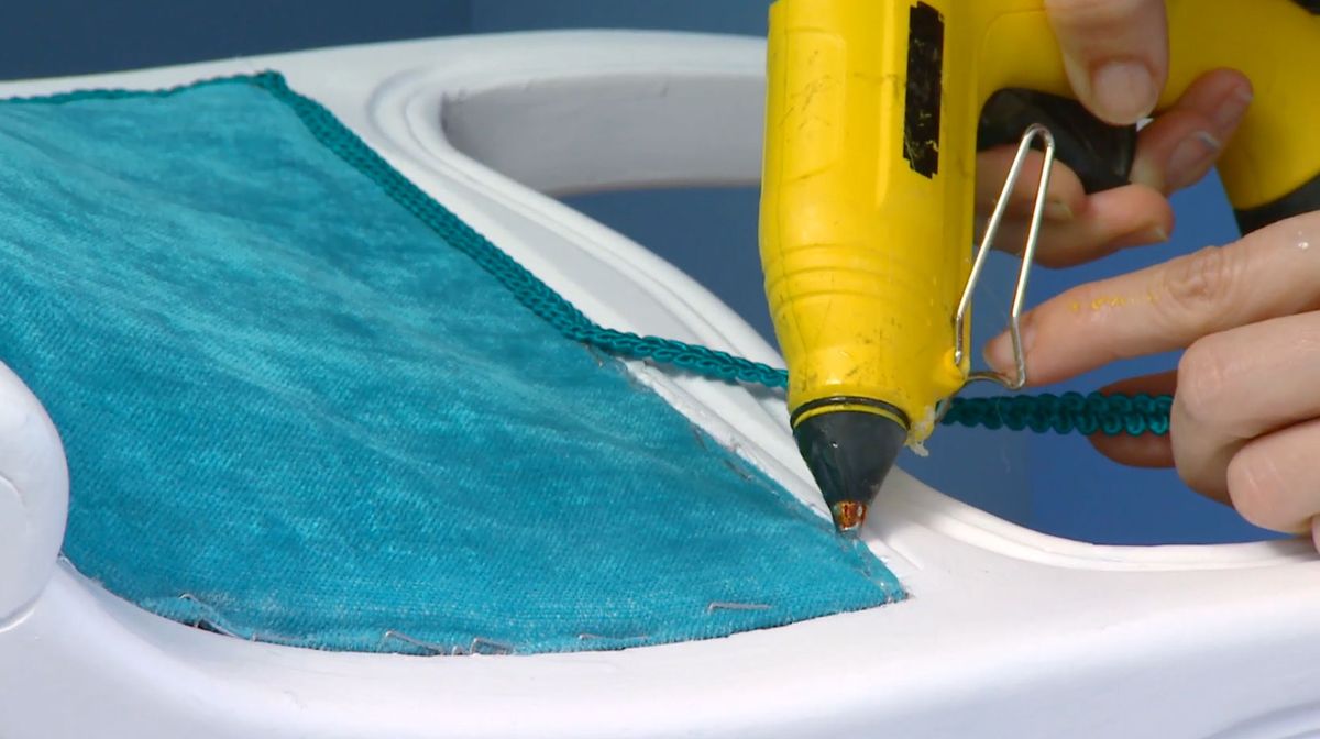 Dormitorio floral en blanco y azul paso 8