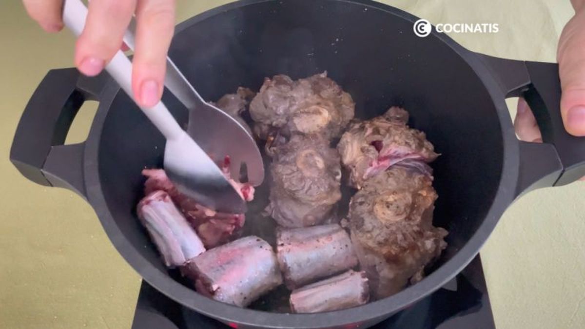 Sellamos el rabo de toro