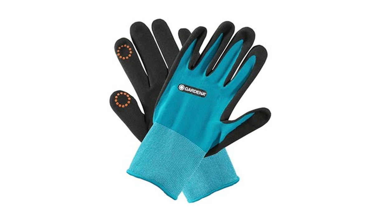 guantes gardena para plantar y tierra