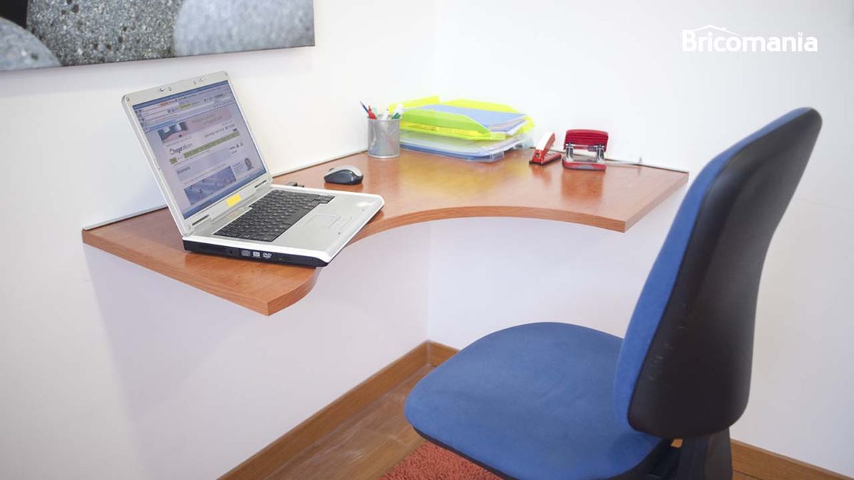 Fijar escritorio a la pared