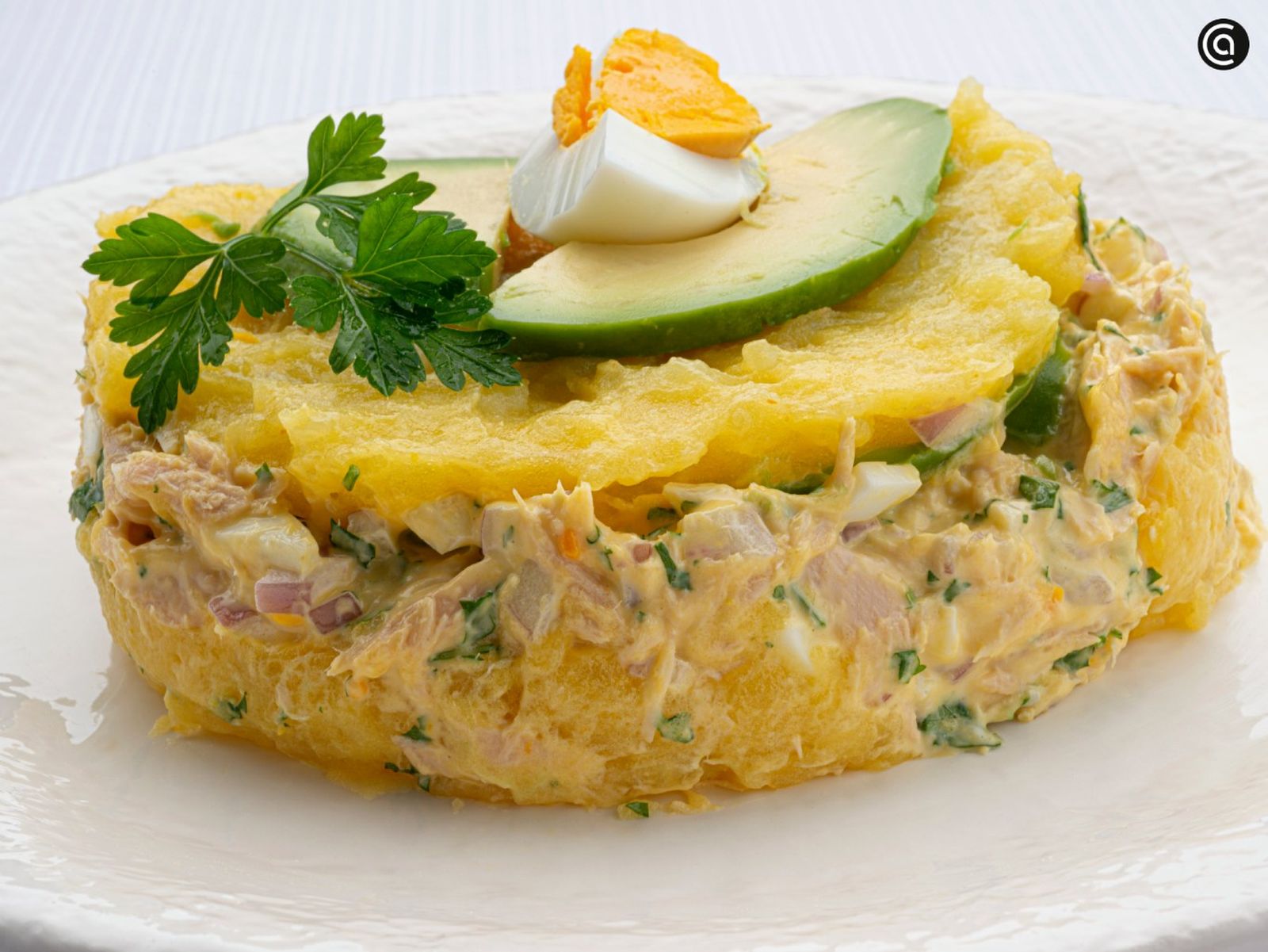 Causa limeña de atún y aguacate de Karlos Arguiñano
