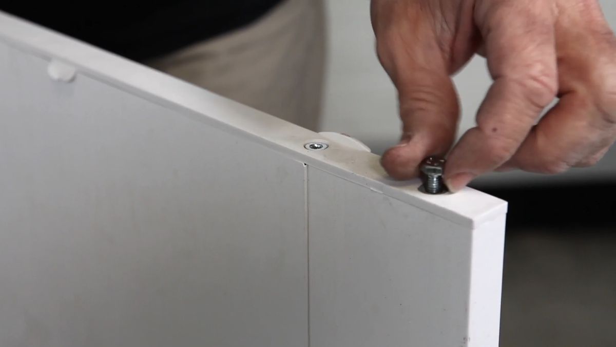 Montar un armario de lavandería paso 2