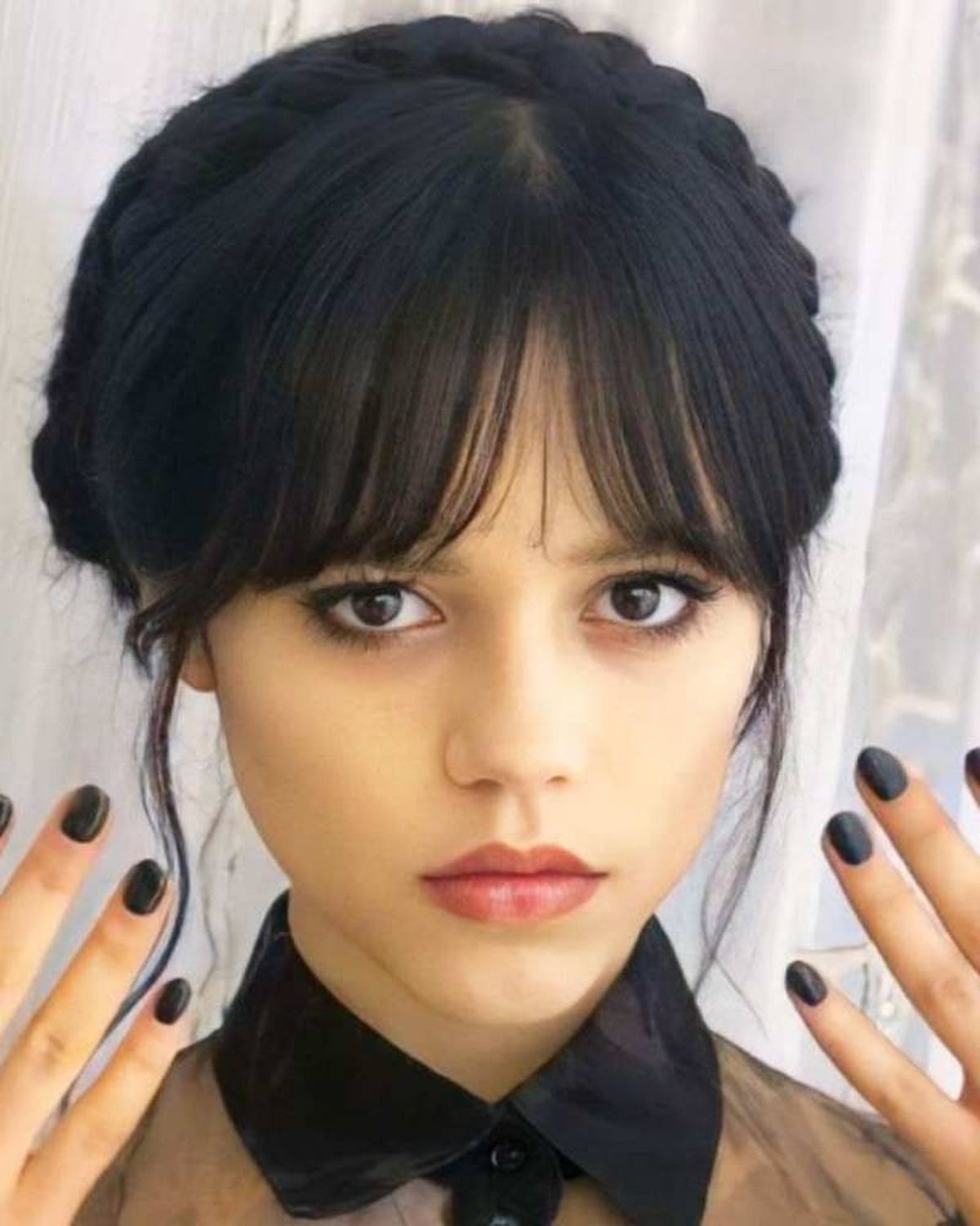 Maquillaje de Halloween para mujer de Miércoles Addams