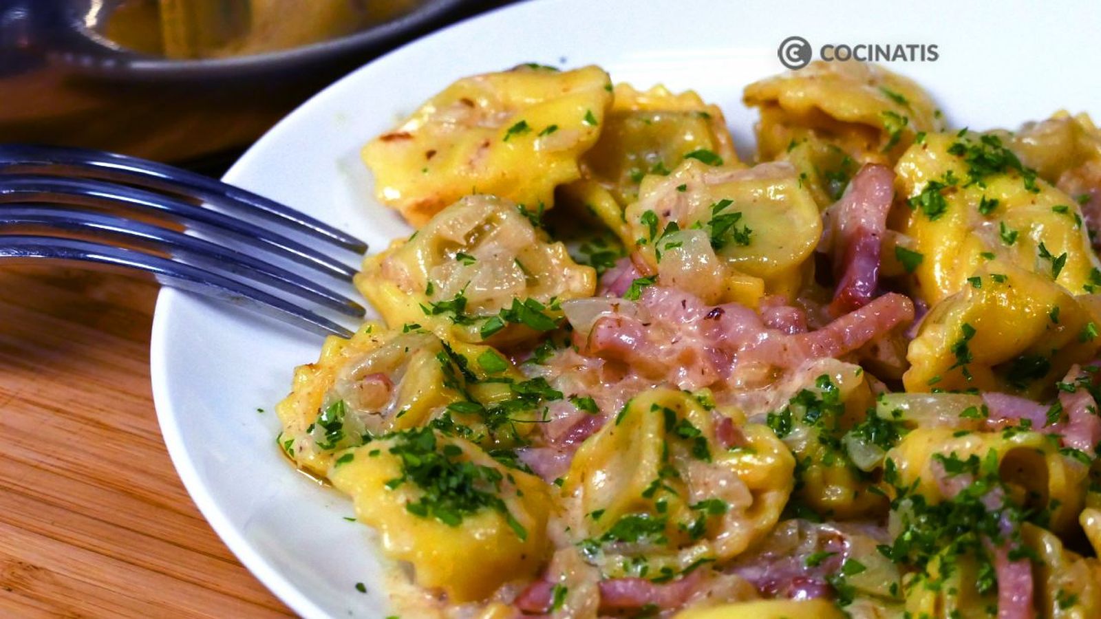 Tortellini con salsa carbonara