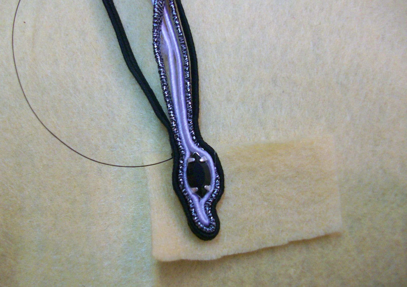 tecnica soutache adorno paso3 tecnica soutache adorno paso3
