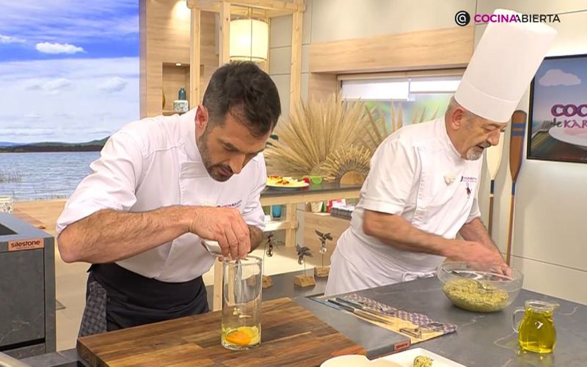 Como vas a usar bastante aceite, echa una buena cantidad de sal