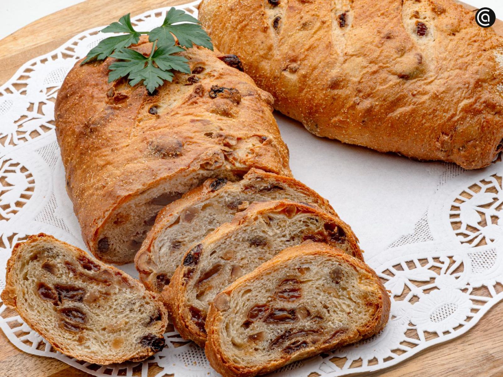 Pan de avellana, miel y pasas: receta casera de Joseba Arguiñano