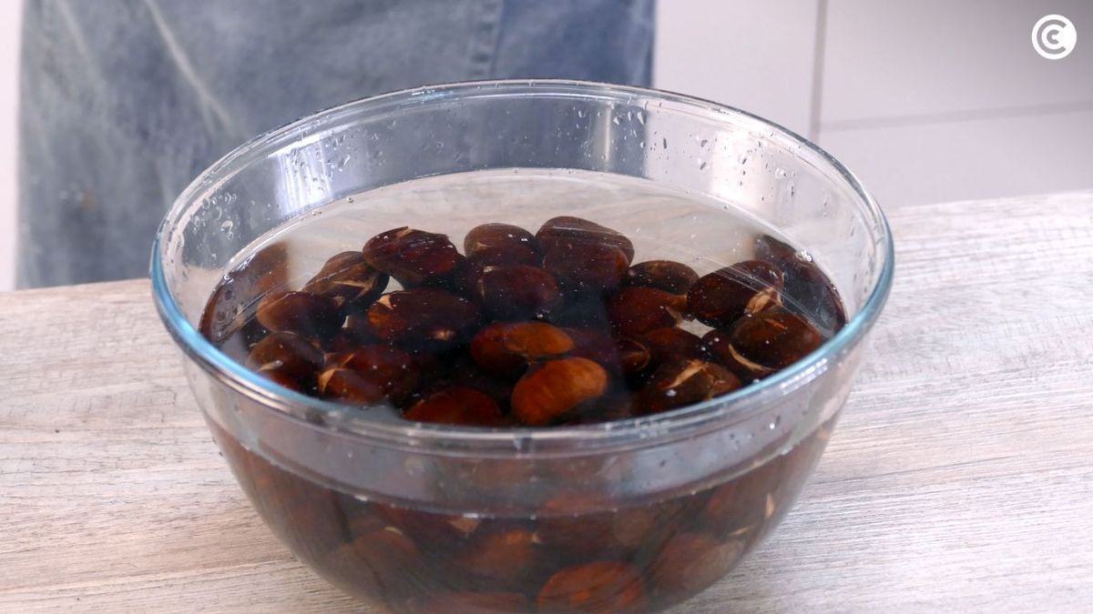 Castañas en remojo