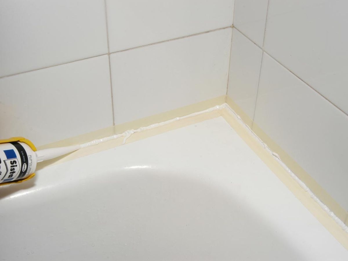 Silicona en las juntas de la bañera