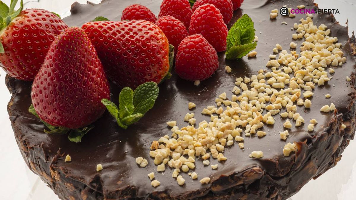 Pastel de galletas y chocolate por Eva Arguiñano (tarta sin horno)