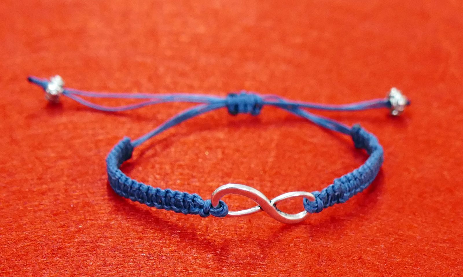 cómo hacer una pulsera macrame paso12