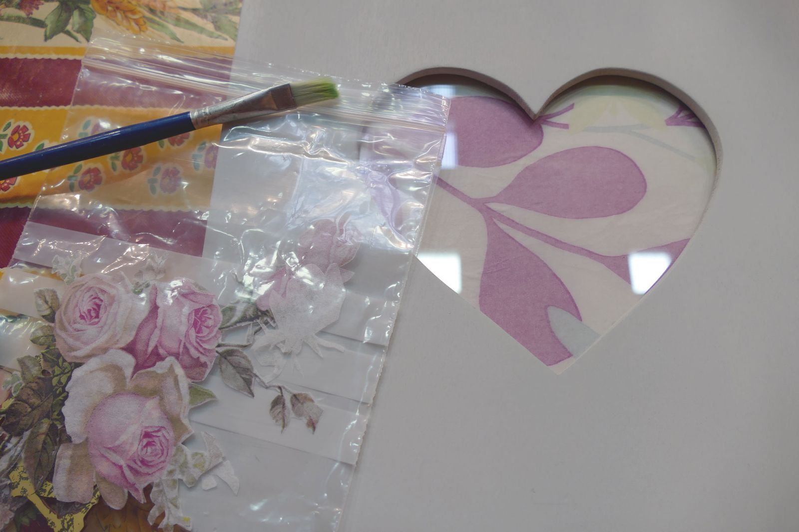 Decoración decopauge con servilletas de papel paso 2