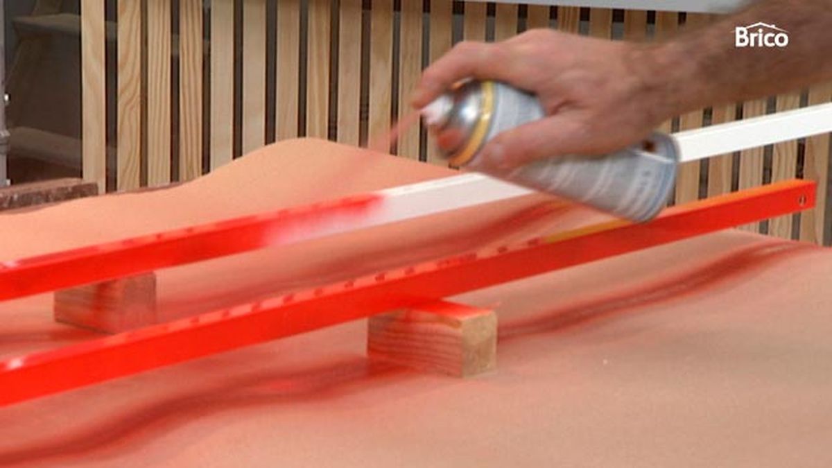 Empapelar la pared paso 10