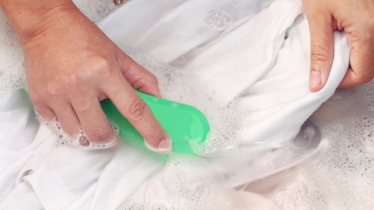 lavar ropa a mano manual