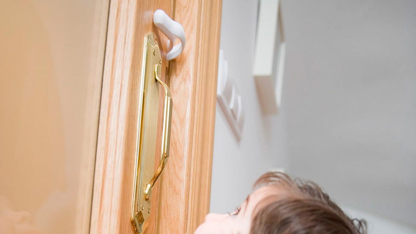 Sistema de bloqueo y seguridad para niños paso 2