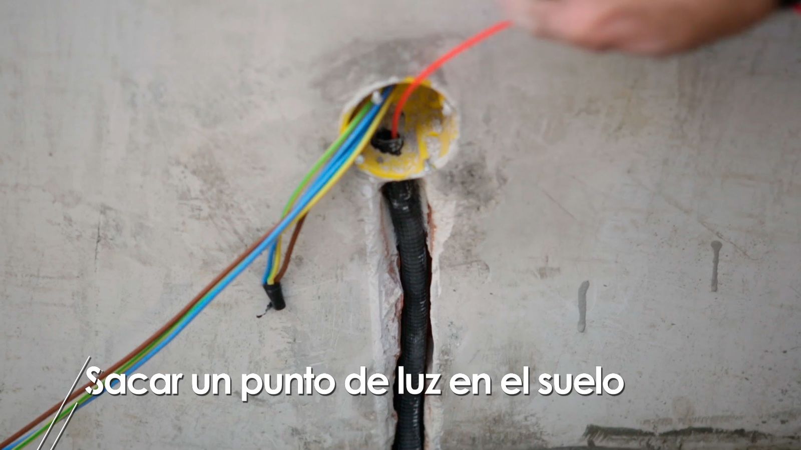 Cómo sacar un punto de luz en el suelo paso 6 Cómo sacar un punto de luz en el suelo paso 6
