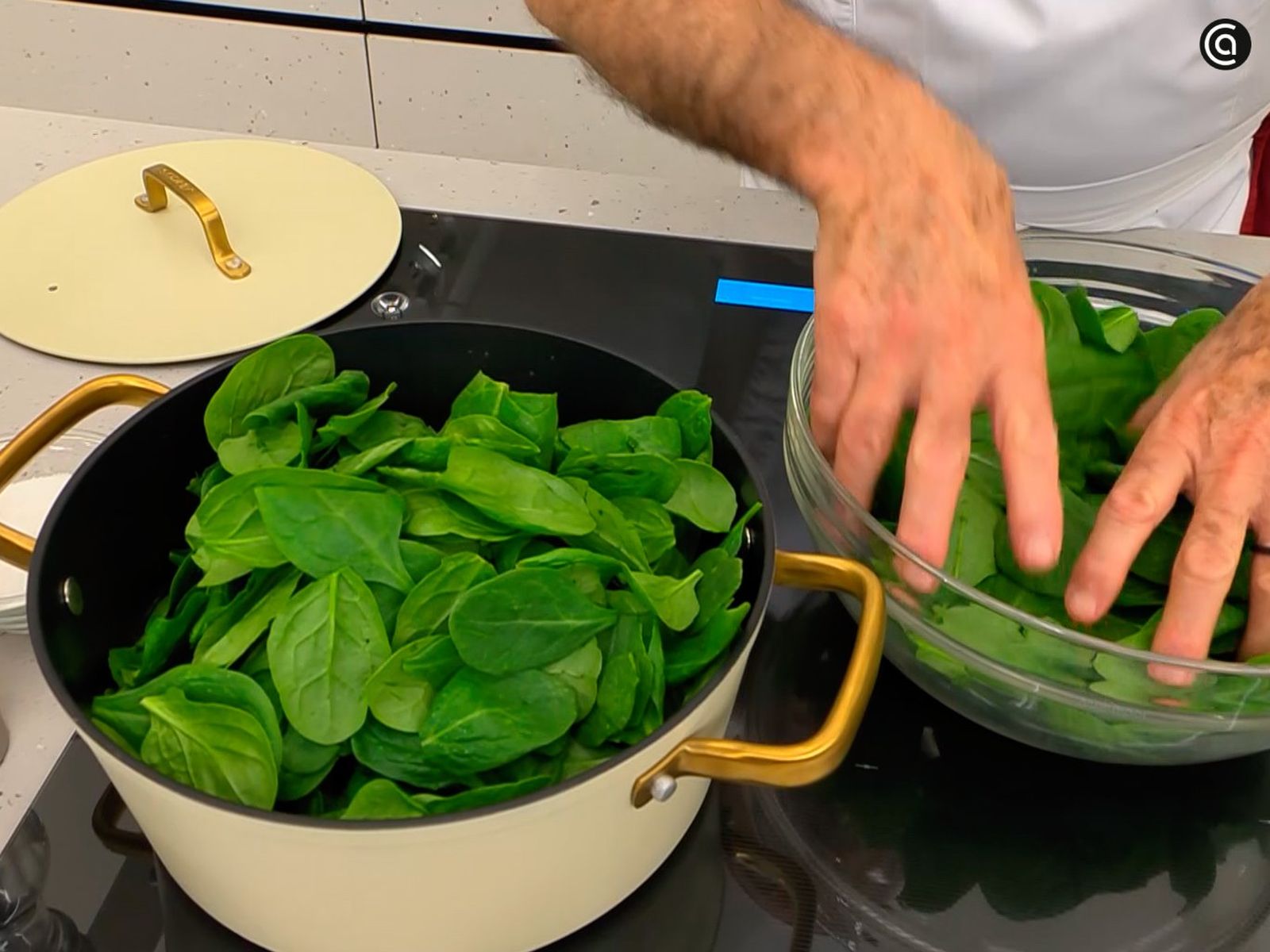 Cuece las espinas en agua caliente