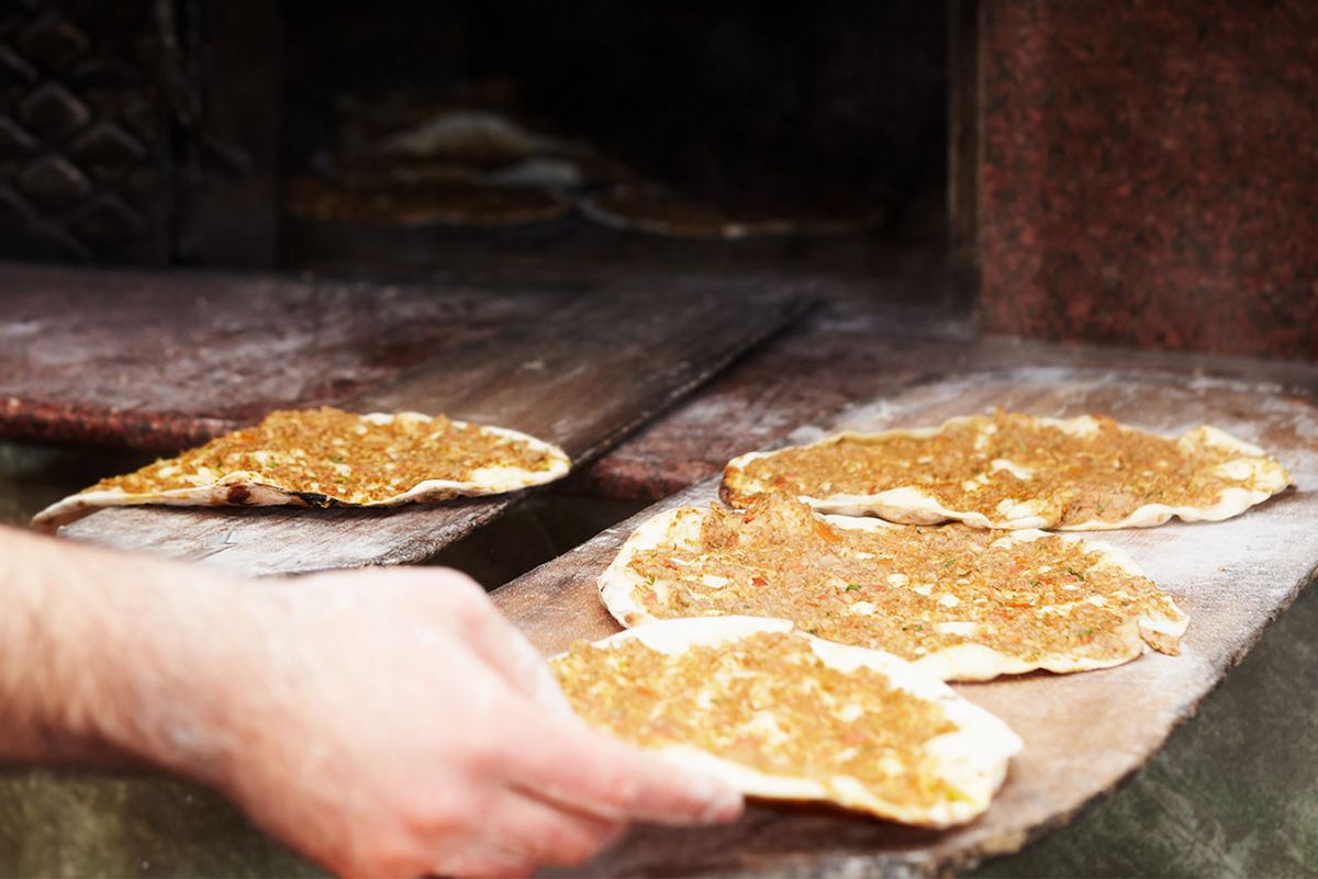 receta de lahmacun  pizza tradicional turca horno