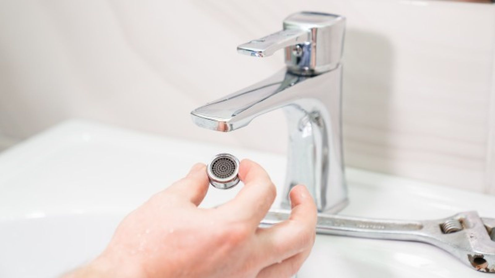 trucos para ahorrar agua usar aireadores para grifo trucos para ahorrar agua usar aireadores para grifo