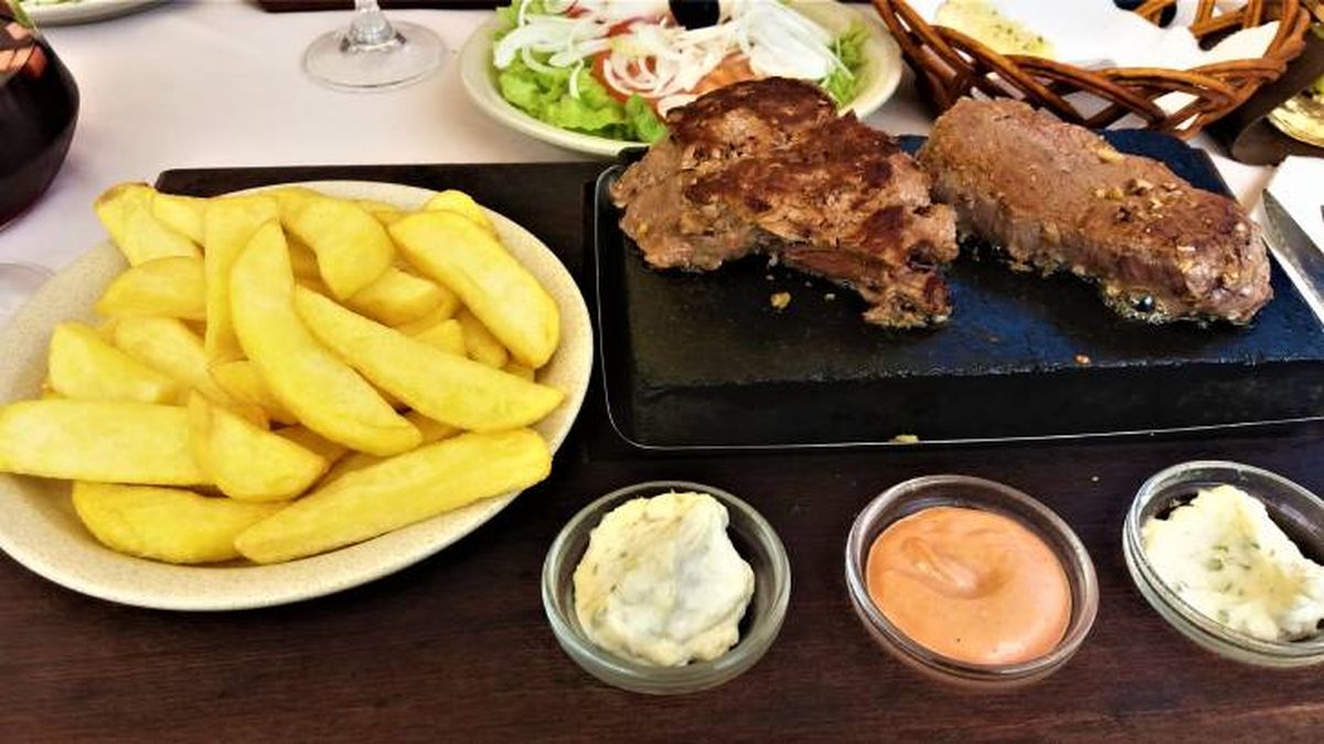 carne a la piedra con que acompanar