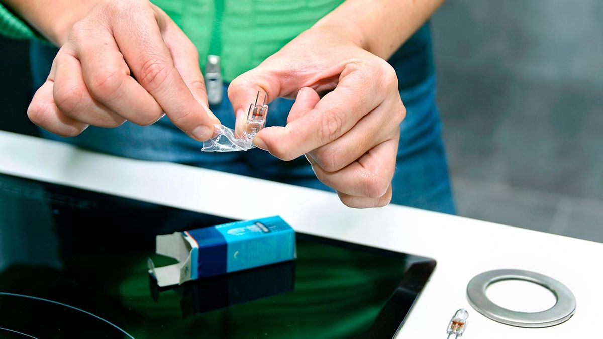 Cambio de lámpara halógena en extractor paso 5