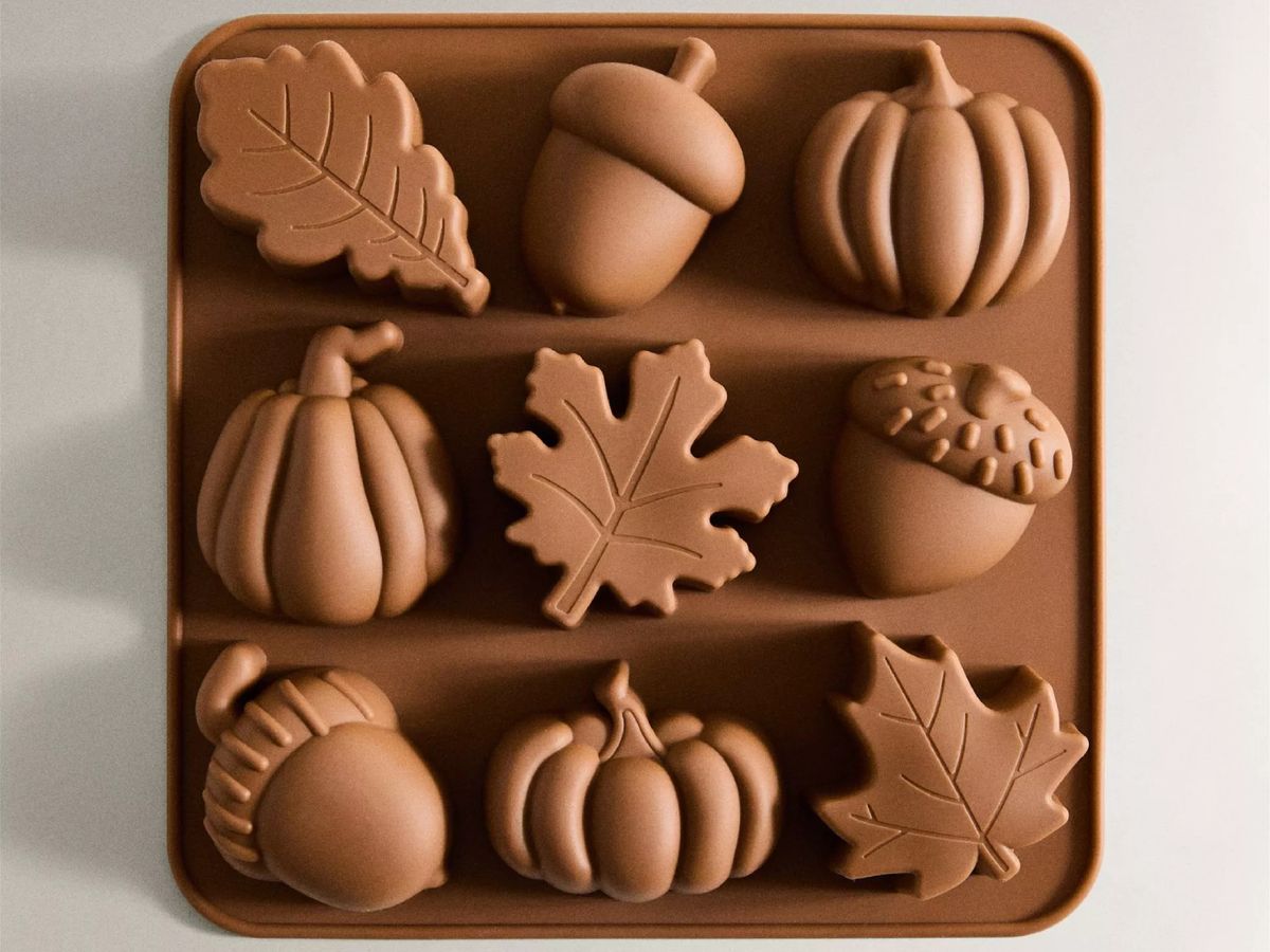 Repostería que se viste de otoño con moldes de hojas, bellotas y calabazas.