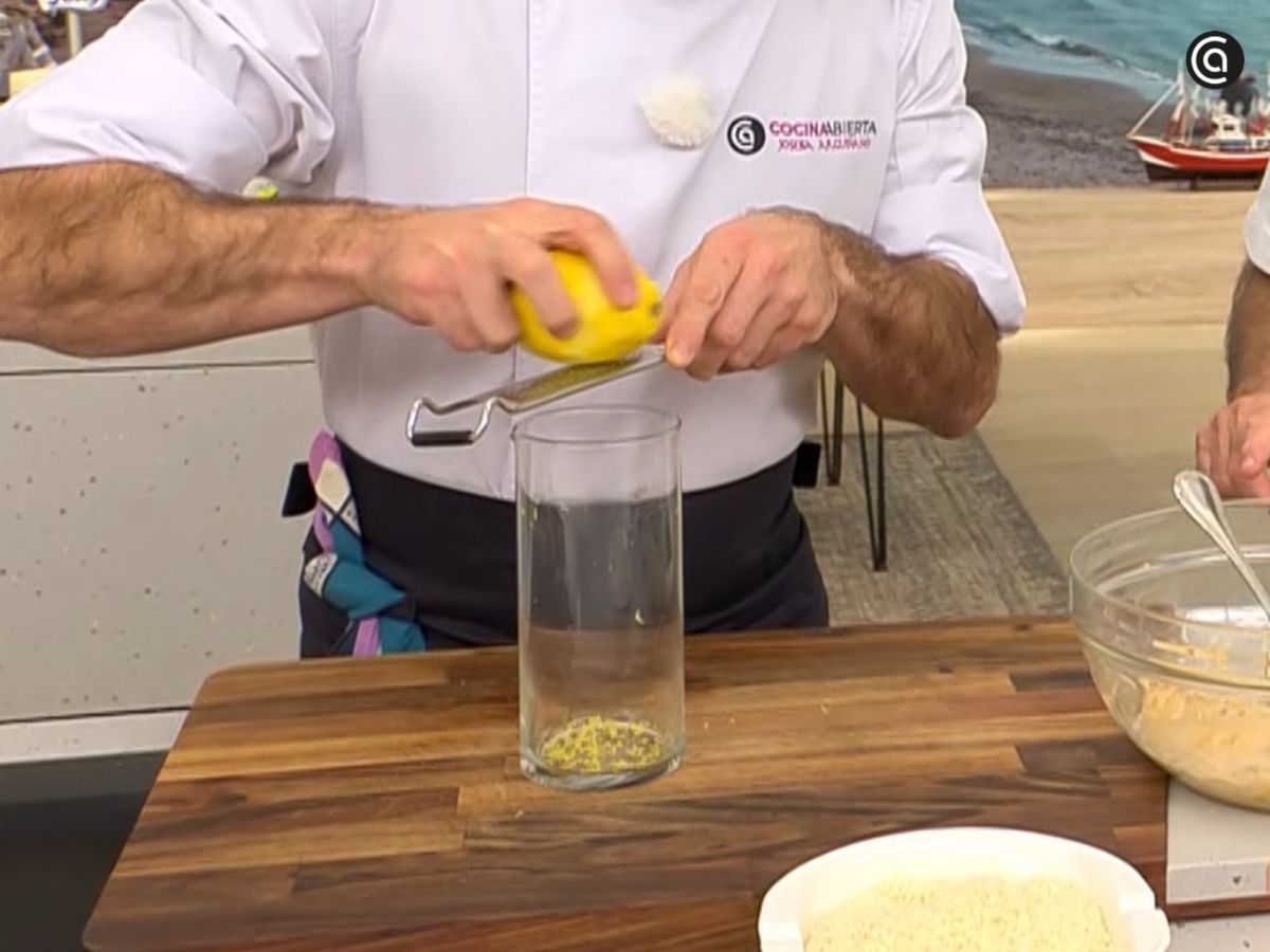 La ralladura de limón dará un toque especial a nuestra mayonesa de limón.