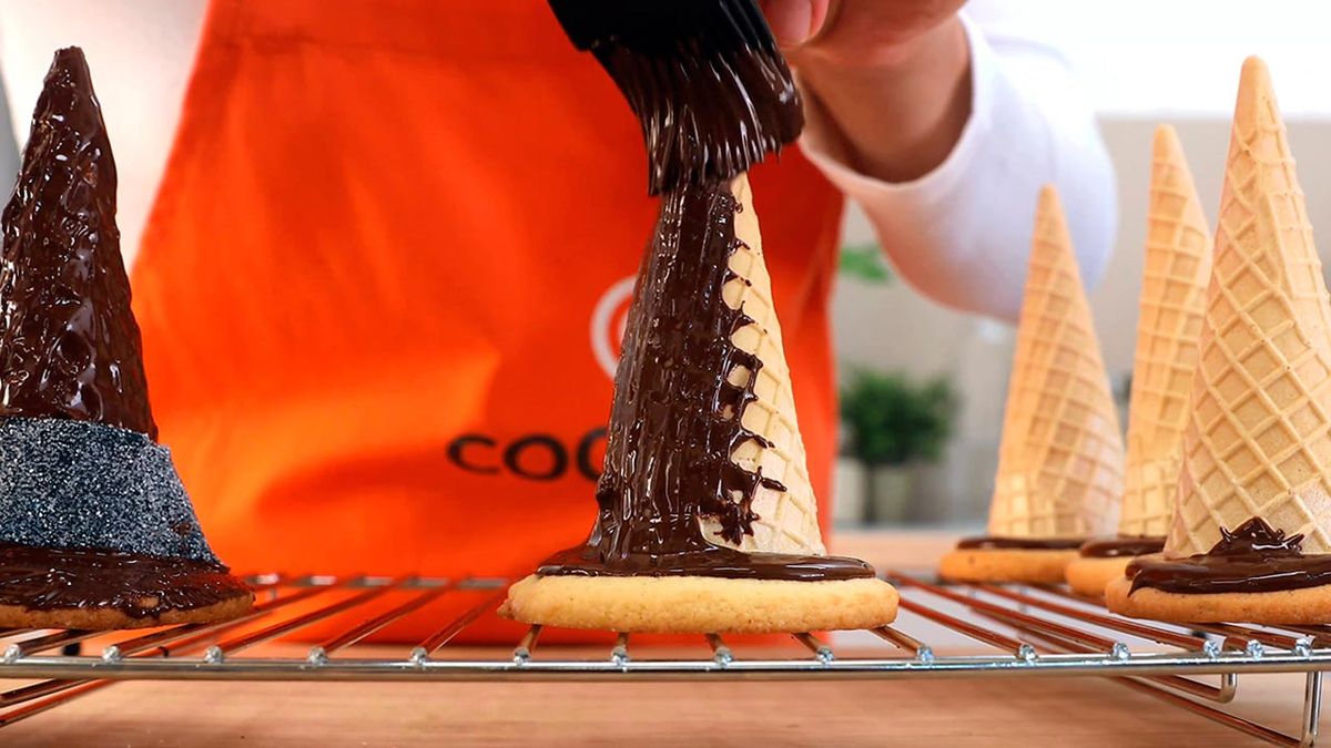 Receta de sombreros de bruja para Halloween  paso 5