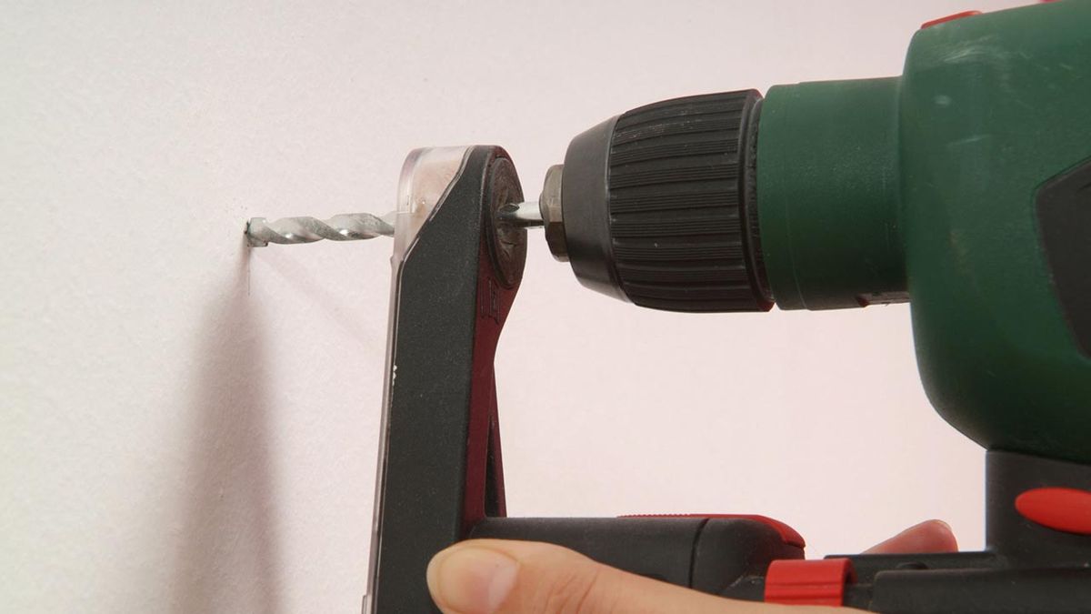 Pintar y colocar estantes de madera paso 6