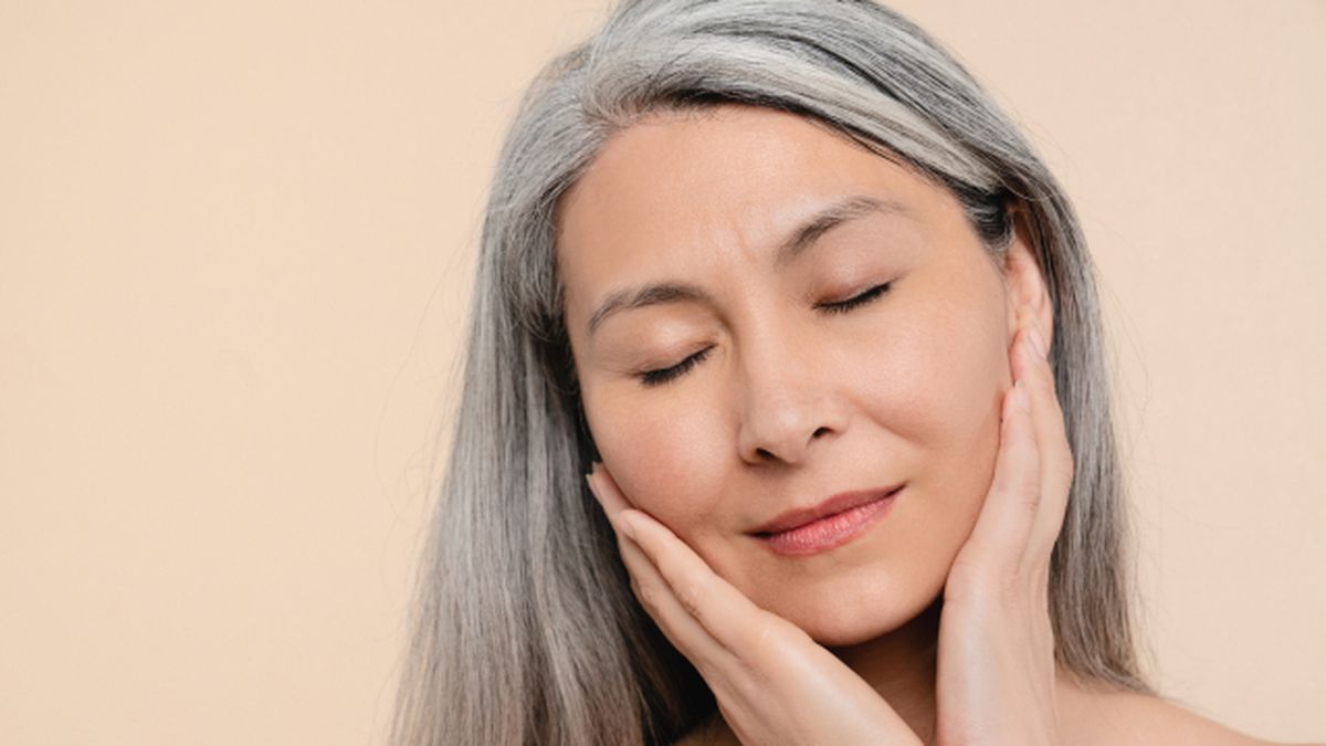 mujer piel hidratada