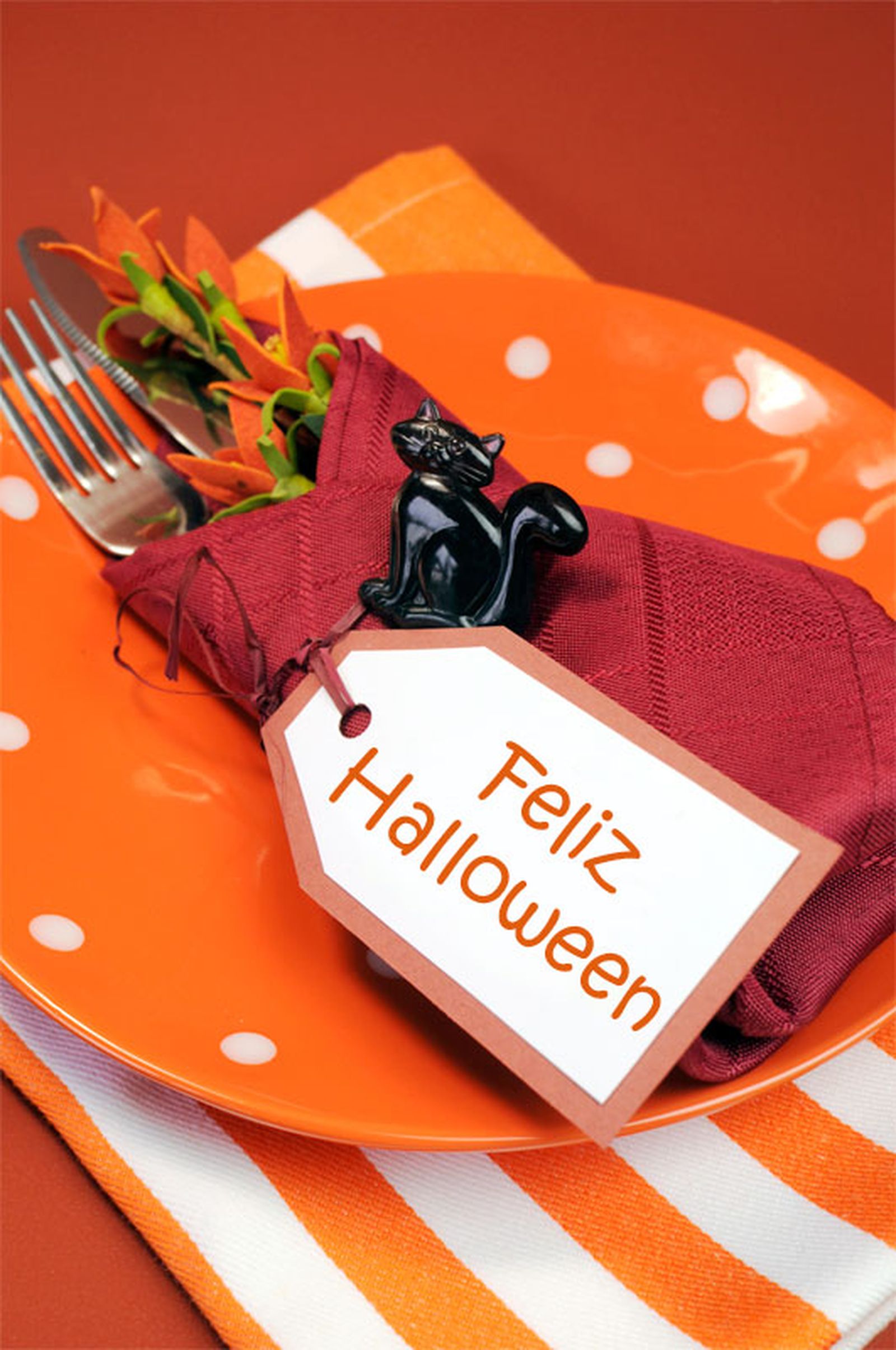 Cómo decorar la casa para hacer una fiesta de Halloween cubiertos Cómo decorar la casa para hacer una fiesta de Halloween cubiertos