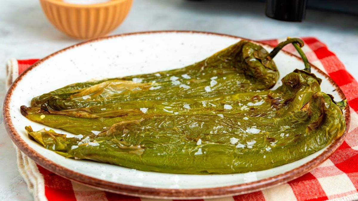 Pimientos verdes fritos en freidora de aire