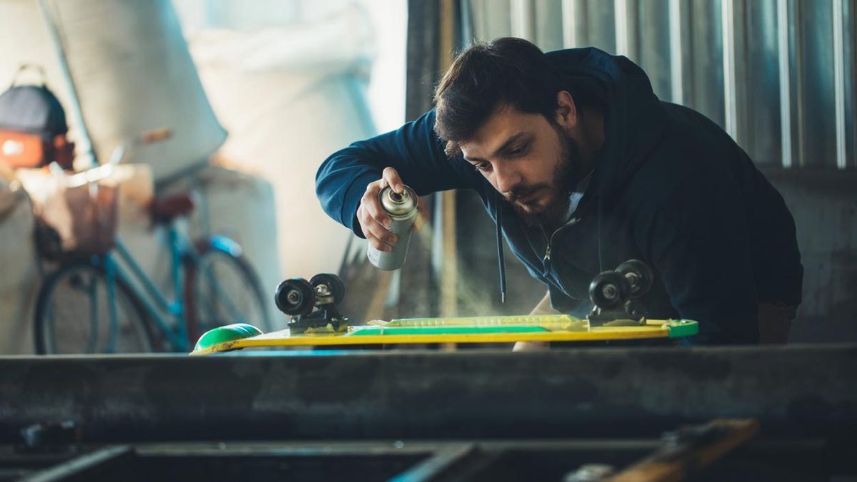 como pintar madera spray